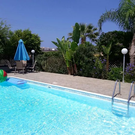 Protaras Holiday House * Paralimni